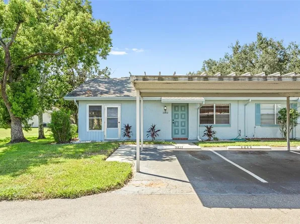 2222 Greenhaven Dr, Sun City Center, FL 33573