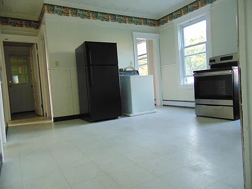 32 Douglas St #2 Photo 1