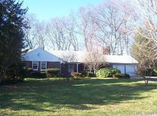 5 Puritan Pl, Huntington, NY 11743