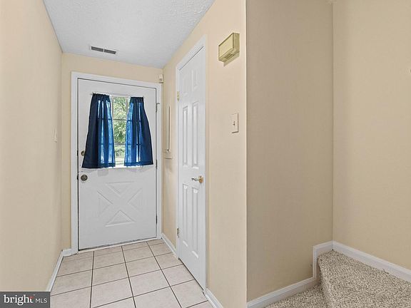 5th image of 55 Victoria Manor Ct