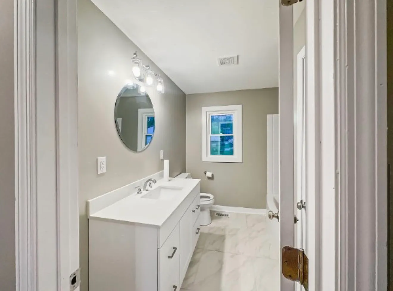 3 bed, 1107 sqft, $1,800 — Photo 4