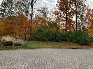 6 Lake Ridge Dr, Piqua, OH 45356