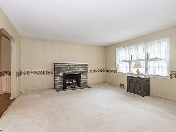 2nd image of 221 Smull Ave