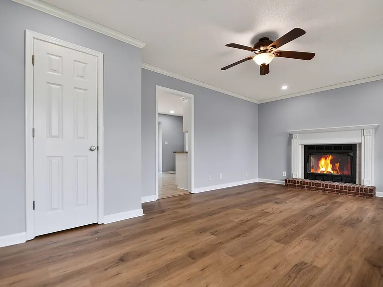 1658 Sparkleberry Dr — Photo 3