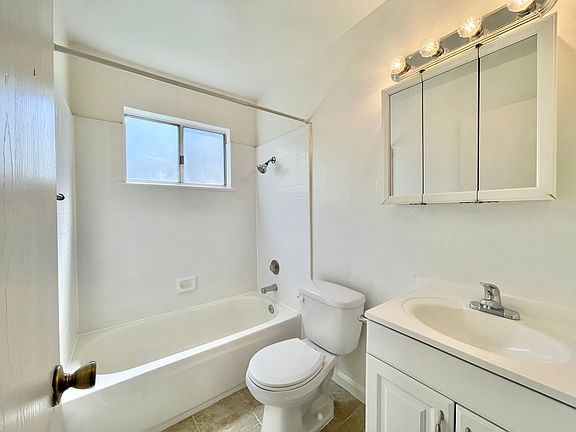 5th image of 2617-2621 D St #11