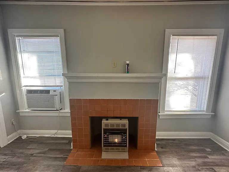 216 W Oak Ave — Photo 5