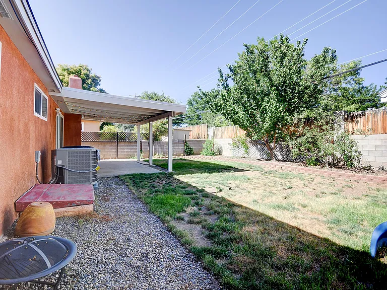 1316 Espejo St NE — Photo 31