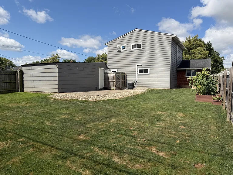 6475 Sandfield Dr — Photo 23