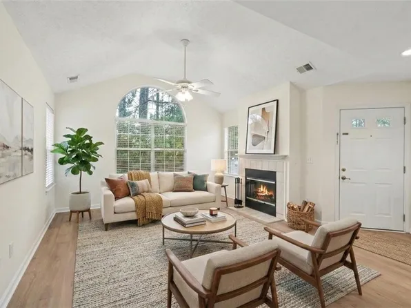 3758 Vineyards Lake Cir NW #8, Kennesaw, GA 30144