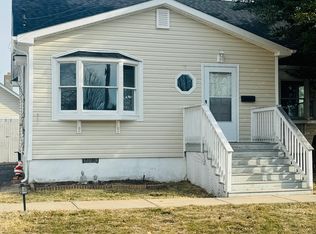 71 Community Rd, Bay Shore, NY 11706