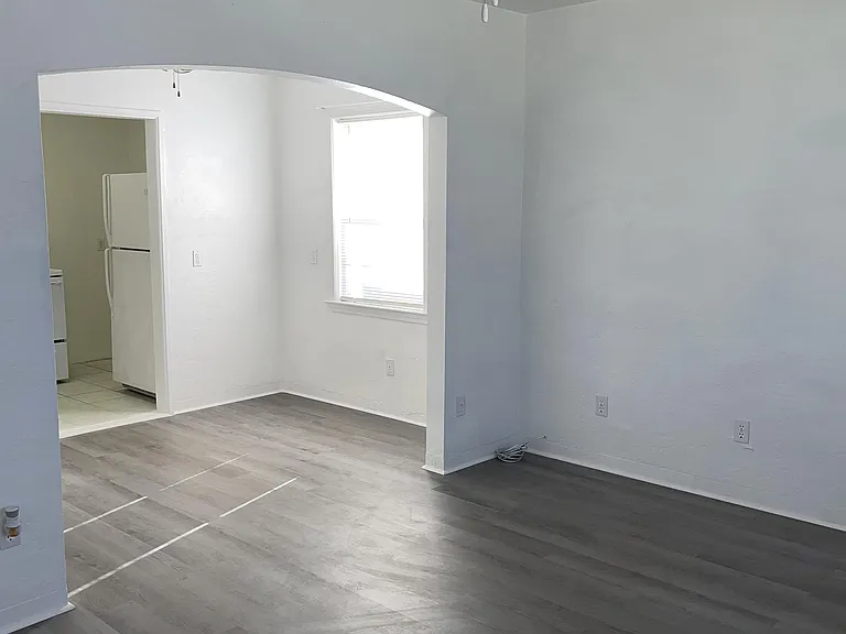 122 Brandon Ave — Photo 8