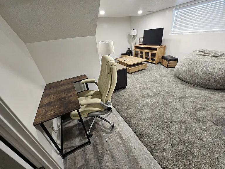 189 E 7615 S — Photo 21