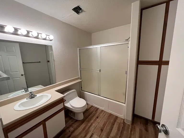 3007 SW 11th Ave #1 — Photo 3