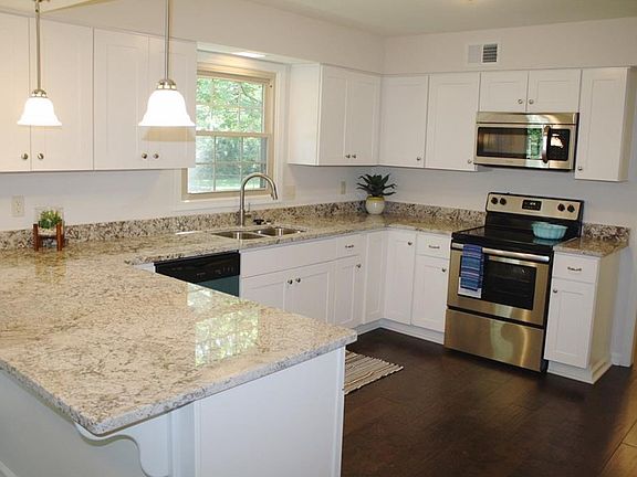 3rd image of 7431 Scarbrgh Boulevard East Dr