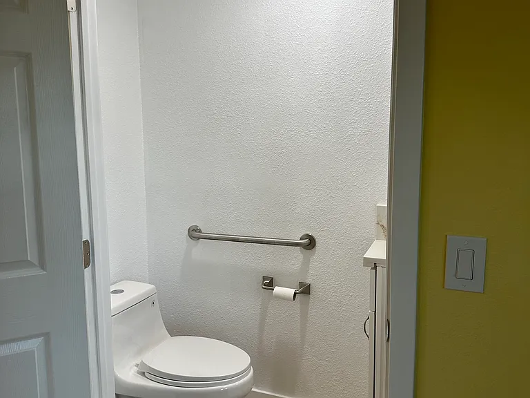 6052 Brooklyn Ave — Photo 17