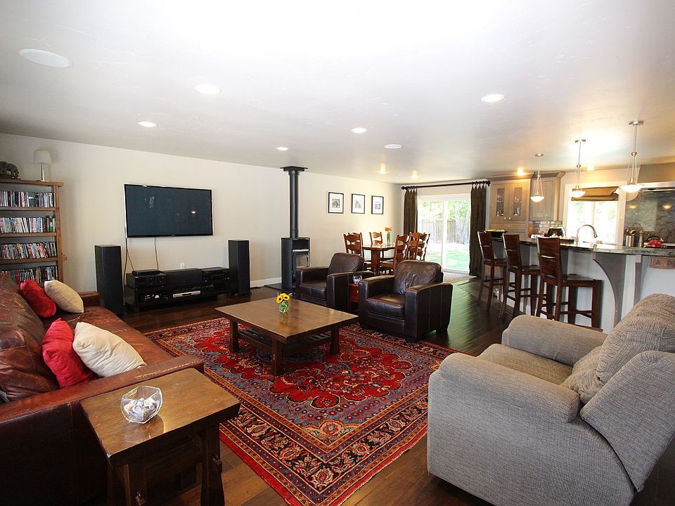 1st image of 3026 Youngs Ct