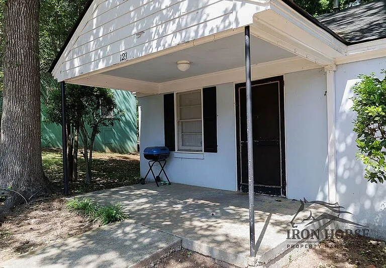 123 Hollie St — Photo 3