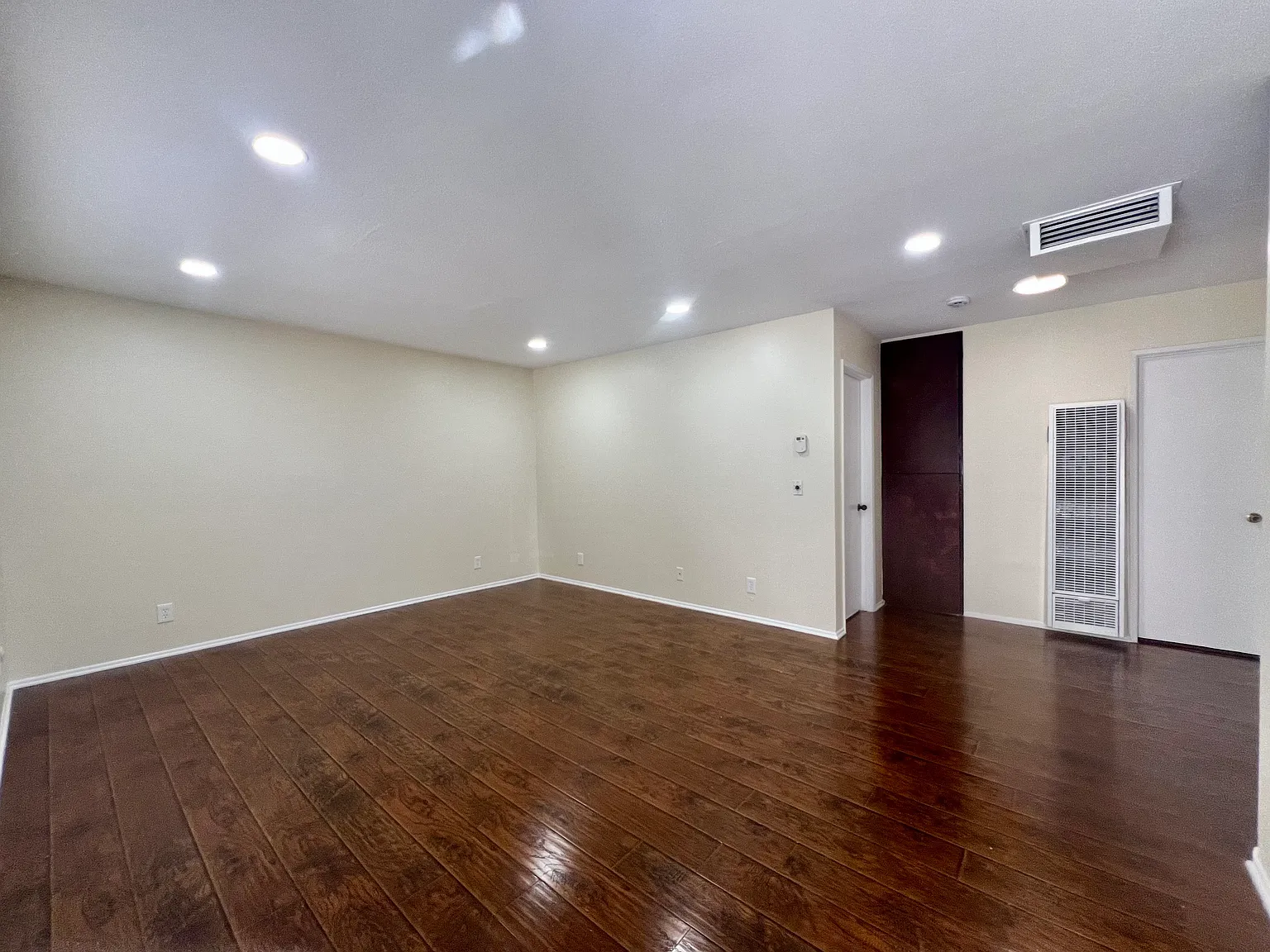 38560 Larkin Ave — Photo 2