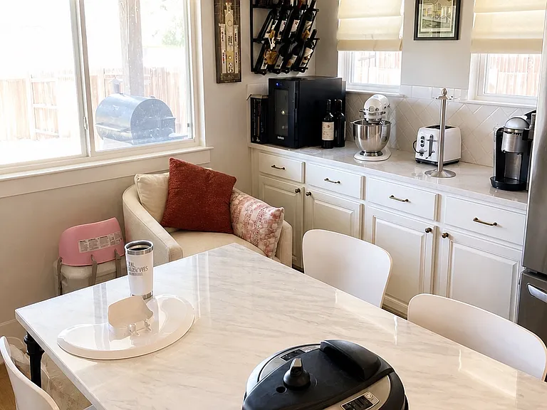 Dining Room/Breakfast Bar
