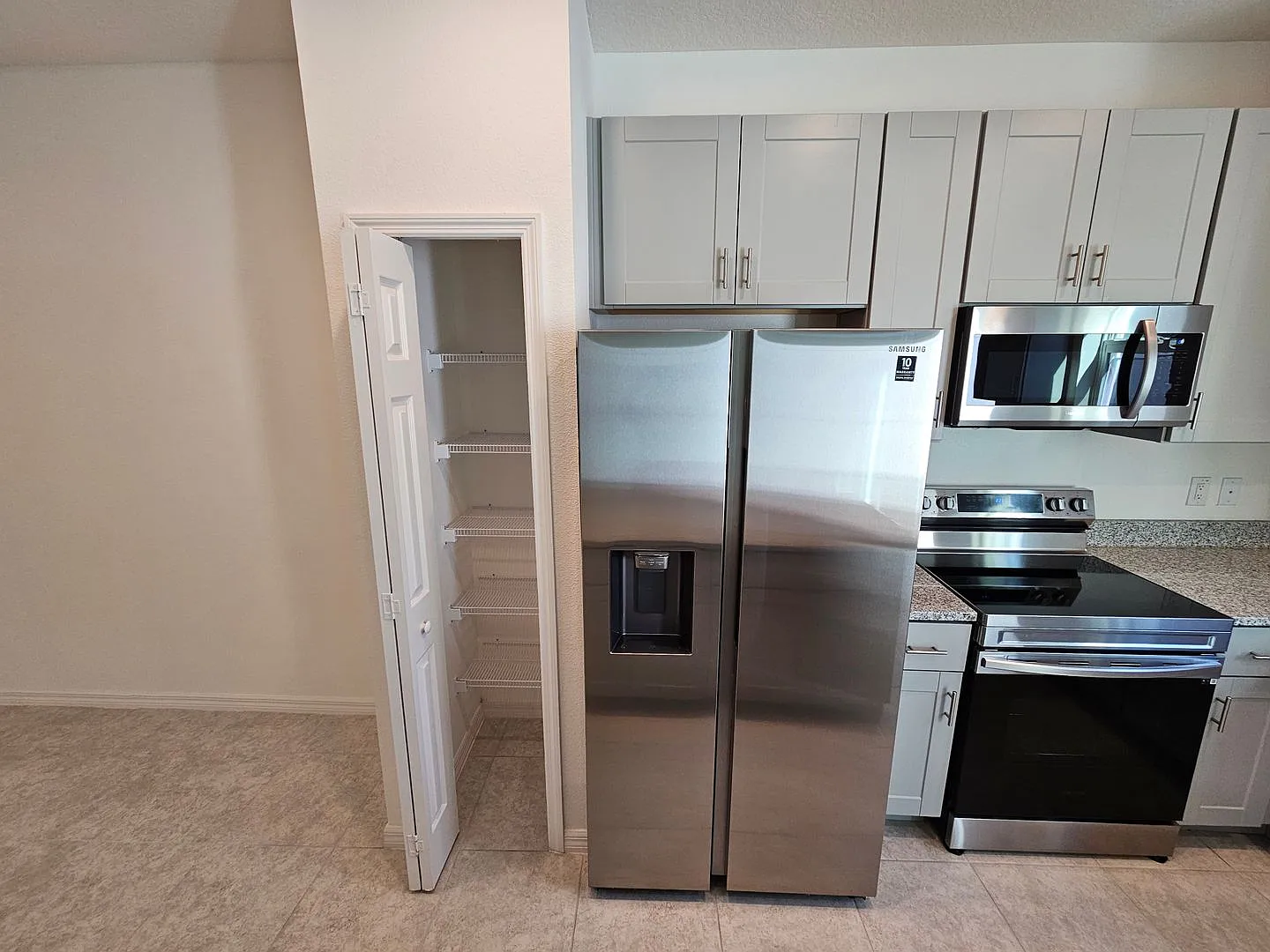 Fresh, Stylish & Ready To Welcome You Home In Wesley Chapel!! — Photo 2