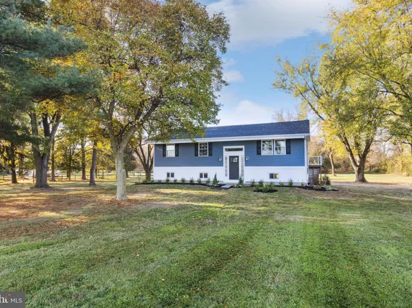 211 Cedar Rd, Mickleton, NJ 08056
