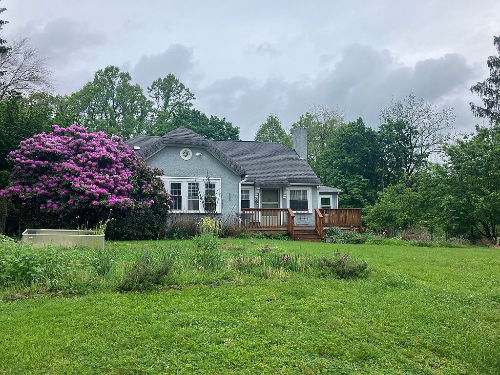 7 Upland Dr - Property Image