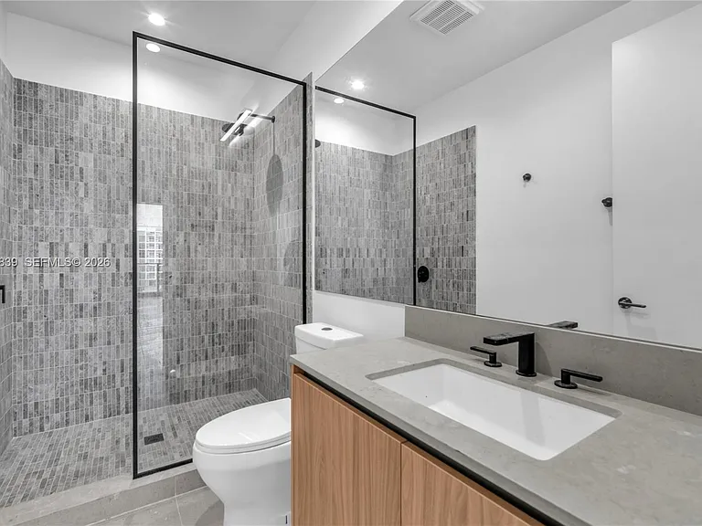 91 NW 27th St #501 — Photo 21