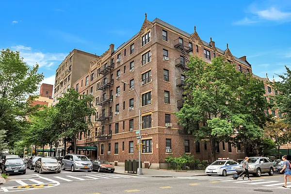 Sold by Compass | media 19