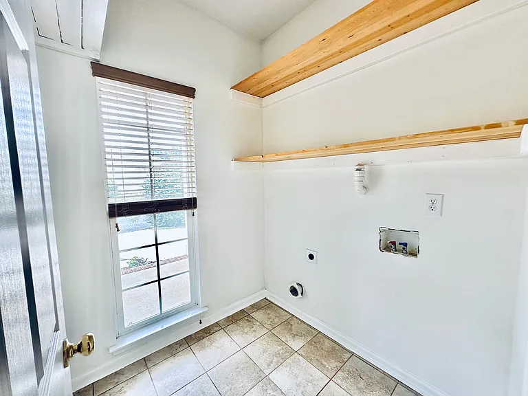 Laundry Room (1st floor)