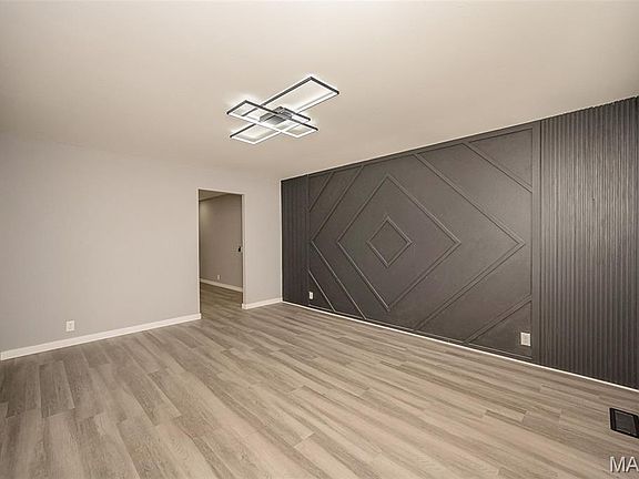5th image of 3033 Aberdeen Dr