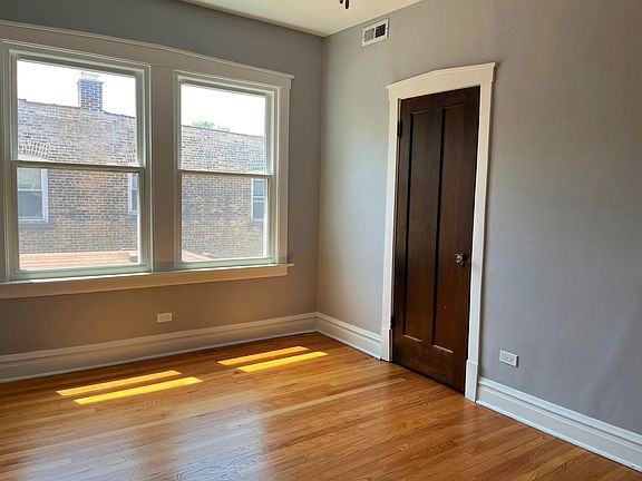 2nd image of 5644 N Artesian Ave #2