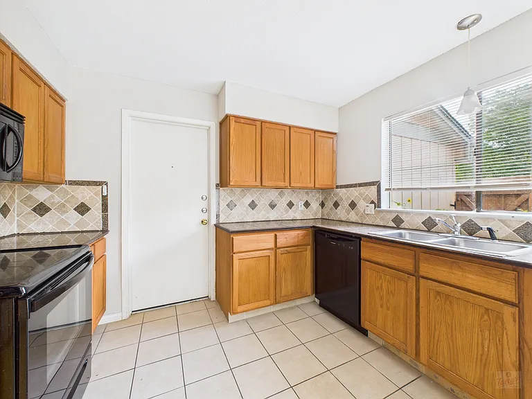 9520 Quail Village Ln — Photo 22