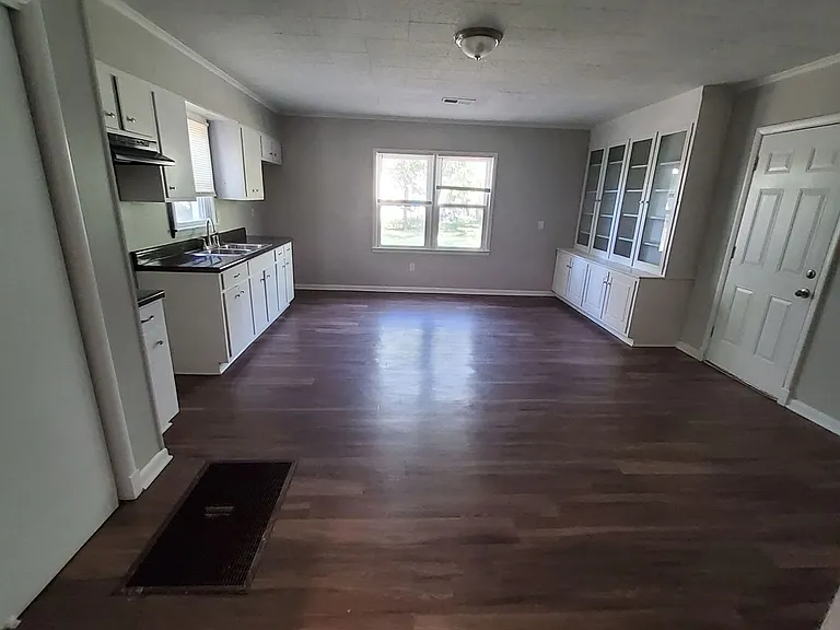 3994 Oak Cliff Rd — Photo 6