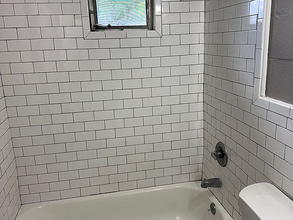3rd image of 1325 Spellman Ave