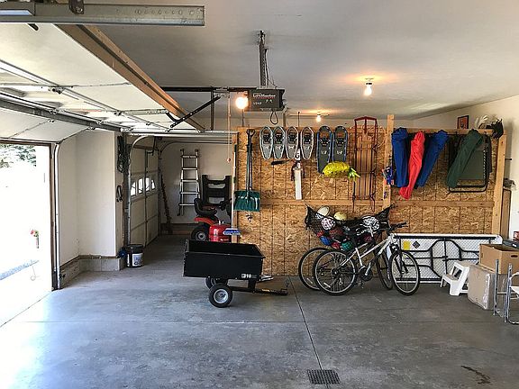 2nd image of 722 Jayrogers Ct