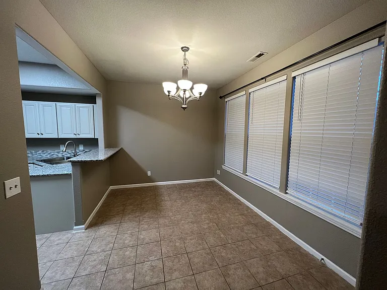 5107 Veronica Dr — Photo 17