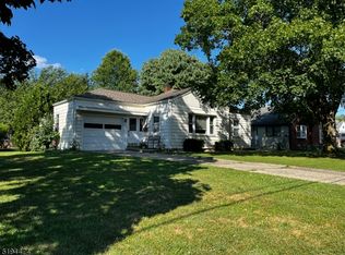 703 Pahaquarry St, Belvidere, NJ 07823