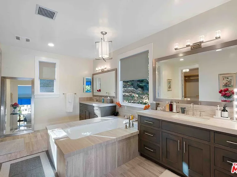 111 Lake Sherwood Dr — Photo 17