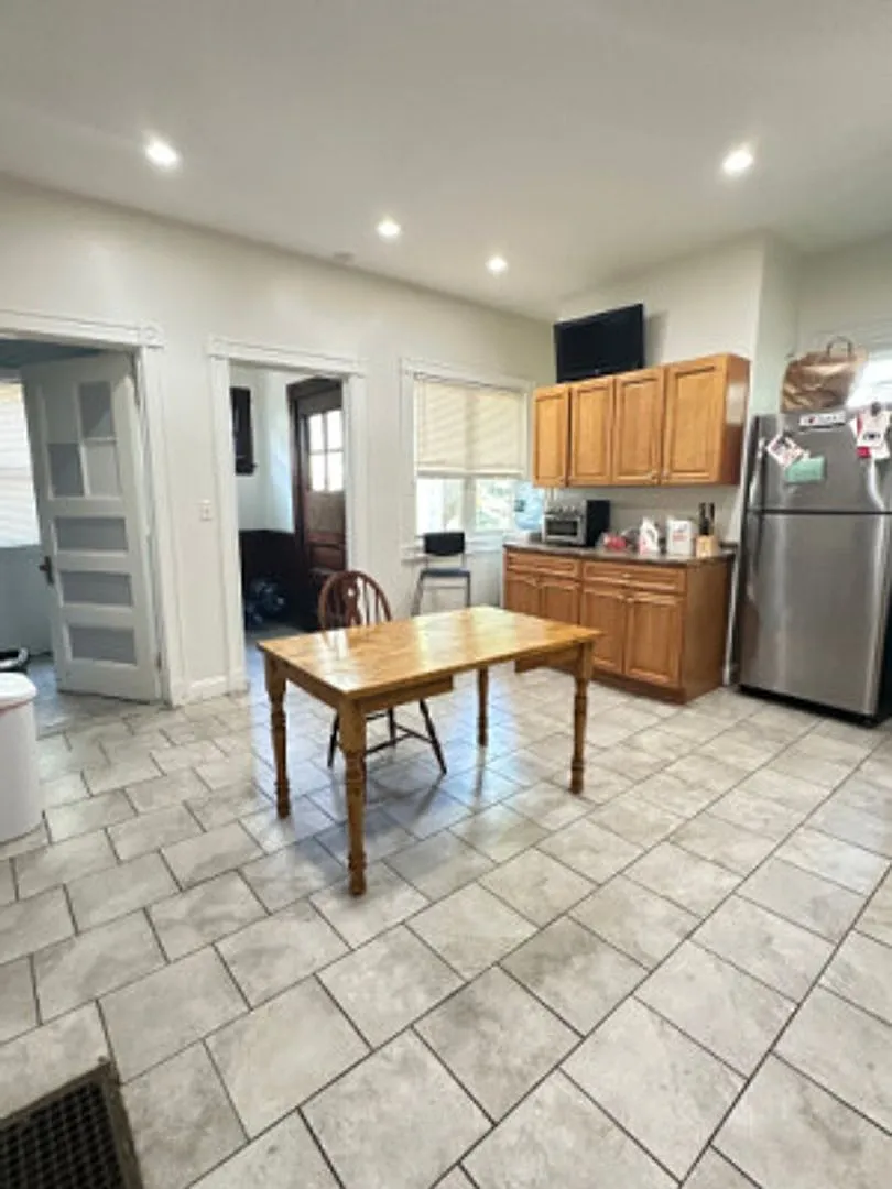Photo 1 of 13 - 27 Orkney Rd #H - Brighton, MA Primary Photo - 27 Orkney Rd #H