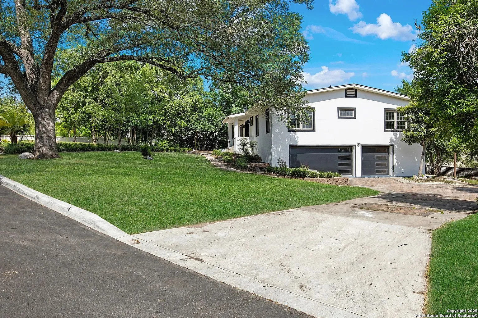 4 bed, 3.5 bath, 3197 sqft, $5,000 — Photo 4