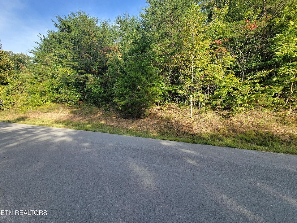 1st image of 51 Hickory Pointe Ln