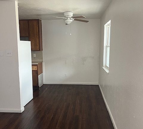4th image of 512 W Green Ave #26