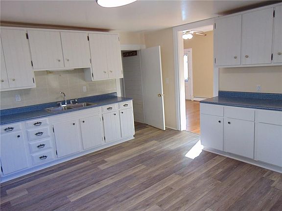5th image of 130 Benham St