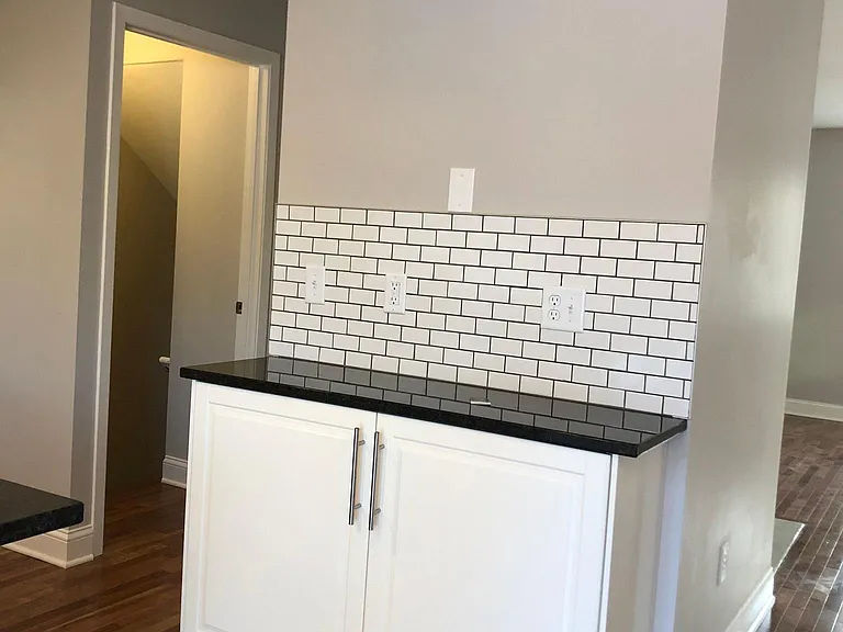 225 2nd St NE — Photo 3