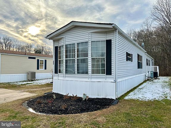 2nd image of 404 Underwood Cir