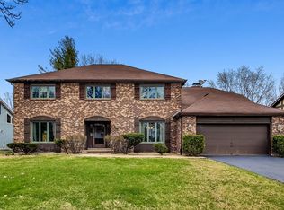 677 Lookout Ct, Naperville, IL 60540