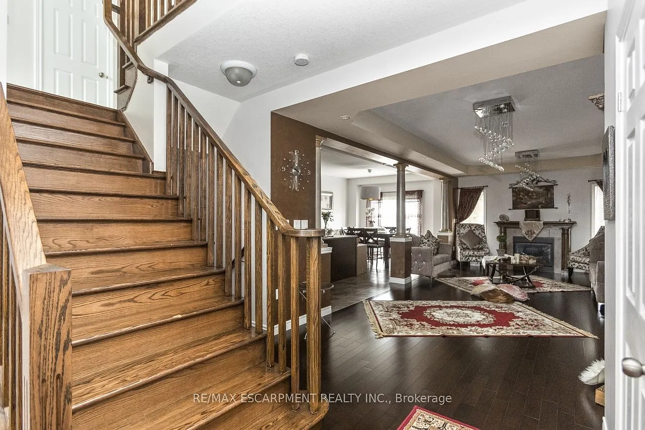 4 bed, $3,600 — Photo 2