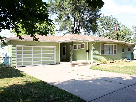 2nd image of 3200 East Ave