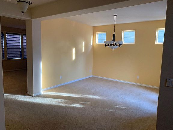 Living room (unfurnished)