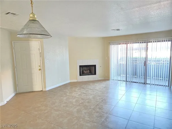5072 S Rainbow Blvd Unit 104, Las Vegas, NV 89118
